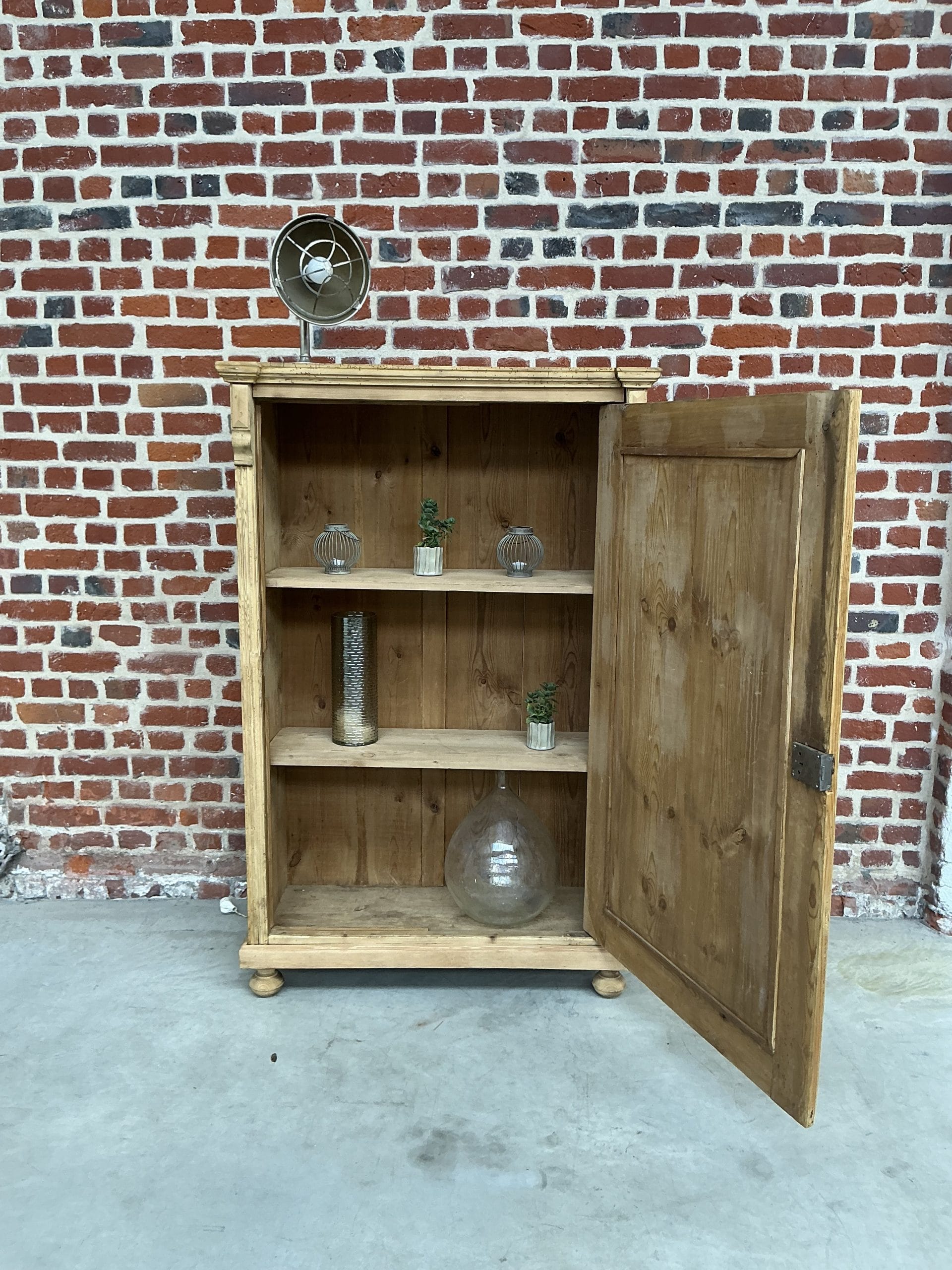 armoire parisienne