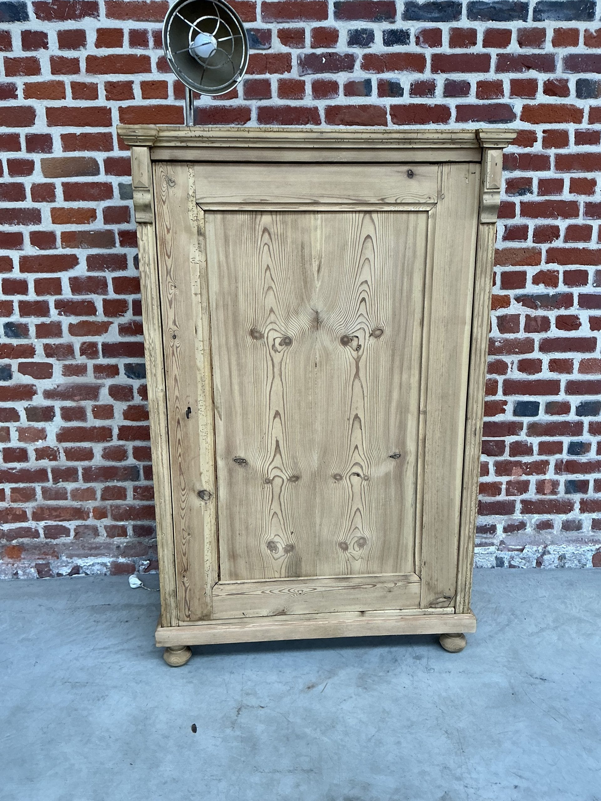 armoire parisienne